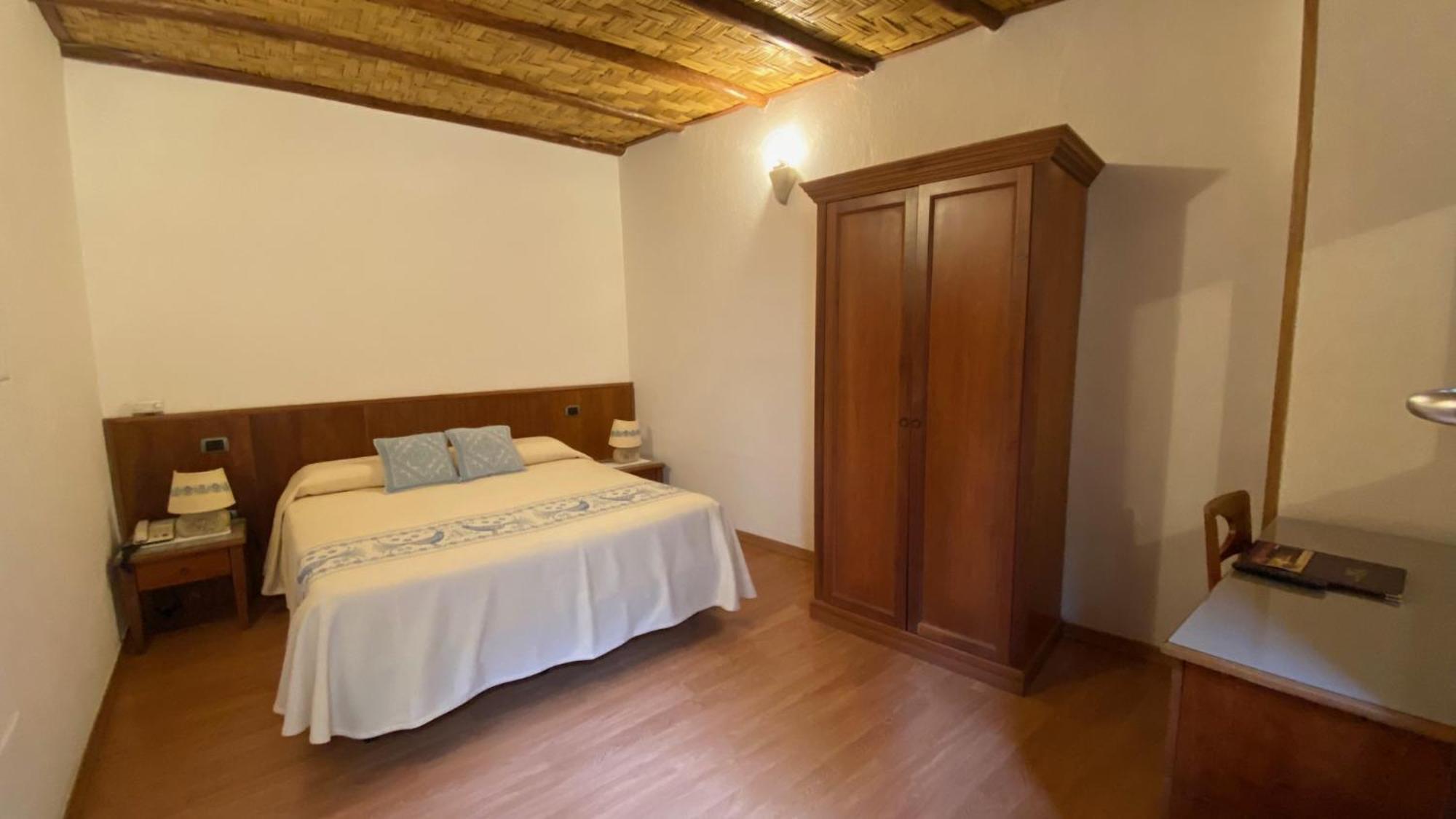 Hotel Villa Canu Cabras Exterior photo
