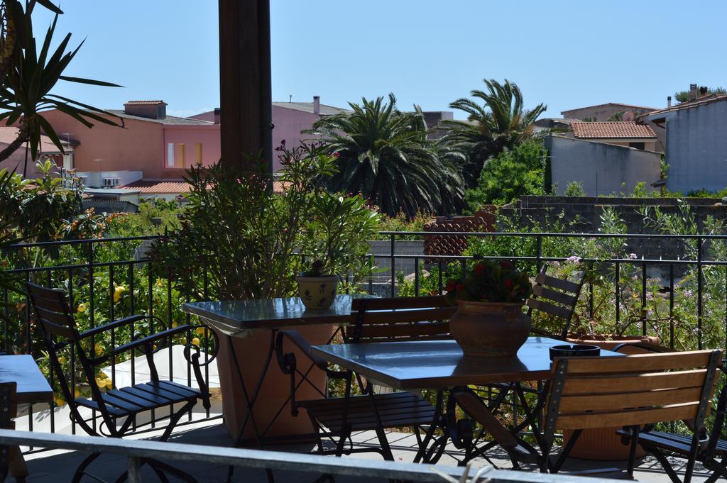 Hotel Villa Canu Cabras Exterior photo
