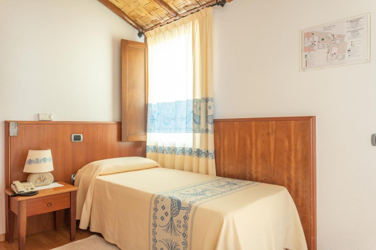 Hotel Villa Canu Cabras Exterior photo